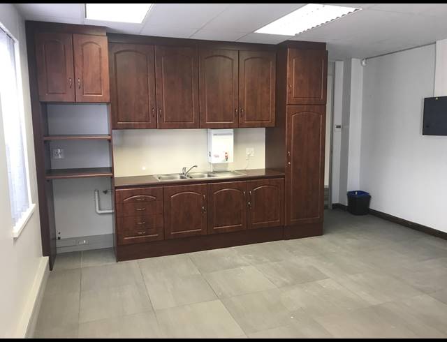 182M² OFFICE TO LET IN TYGER VALLEY